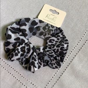 Riah black and gray leopard scrunchie